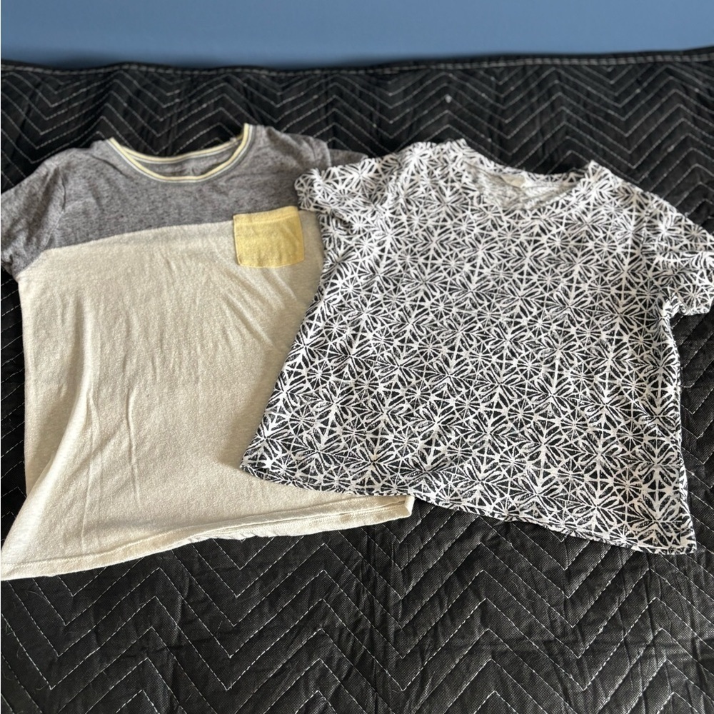 2 Junior Aeropostale Tops XS